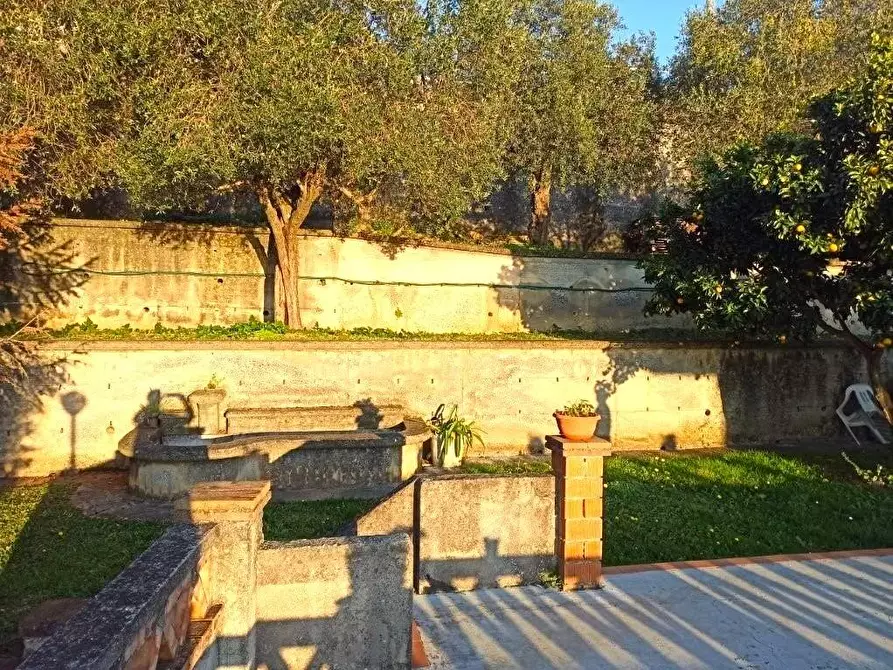 Immagine 3 di Casa bifamiliare in vendita  a Massa