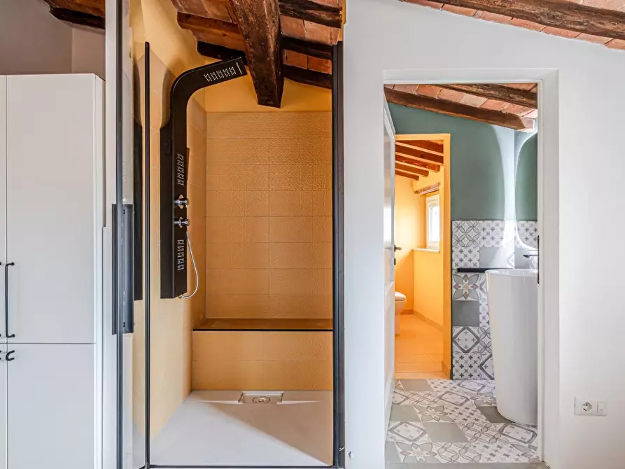 Immagine 34 di Appartamento in vendita  a Lajatico