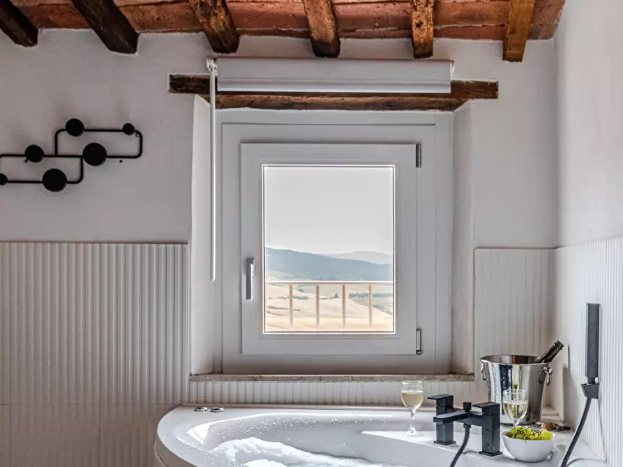 Immagine 28 di Appartamento in vendita  a Lajatico