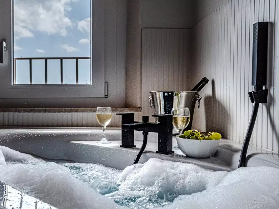 Immagine 40 di Appartamento in vendita  a Lajatico