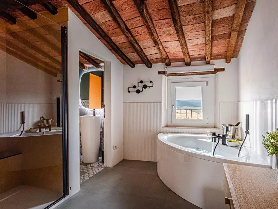 Immagine 32 di Appartamento in vendita  a Lajatico