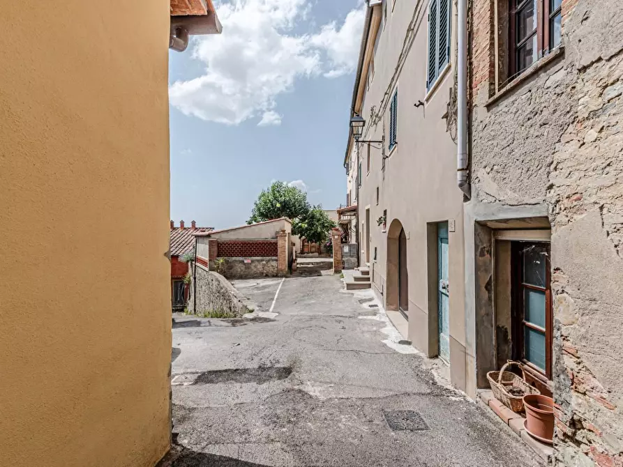 Immagine 54 di Appartamento in vendita  a Lajatico