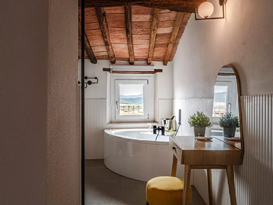 Immagine 26 di Appartamento in vendita  a Lajatico