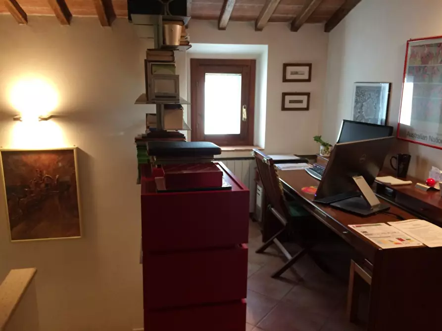 Immagine 19 di Casa colonica in vendita  a Poggibonsi