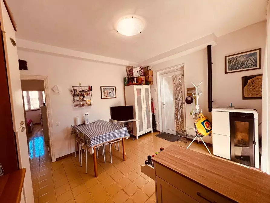 Immagine 2 di Appartamento in vendita  a Cecina