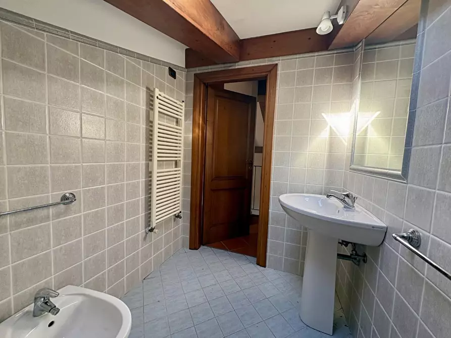 Immagine 27 di Villa in vendita  a Montaione