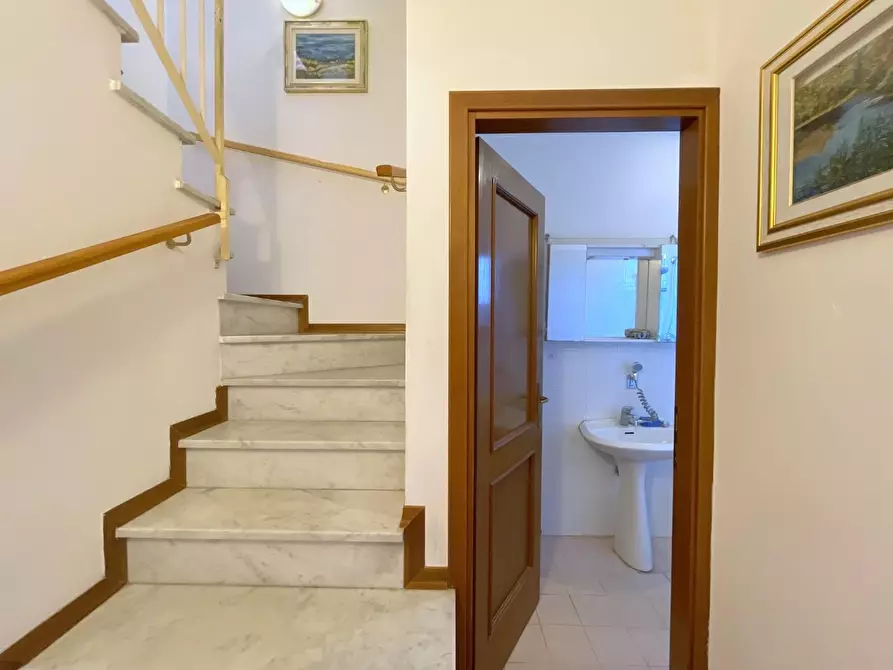 Immagine 11 di Casa trifamiliare in vendita  a Massarosa