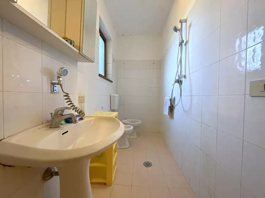 Immagine 12 di Casa trifamiliare in vendita  a Massarosa