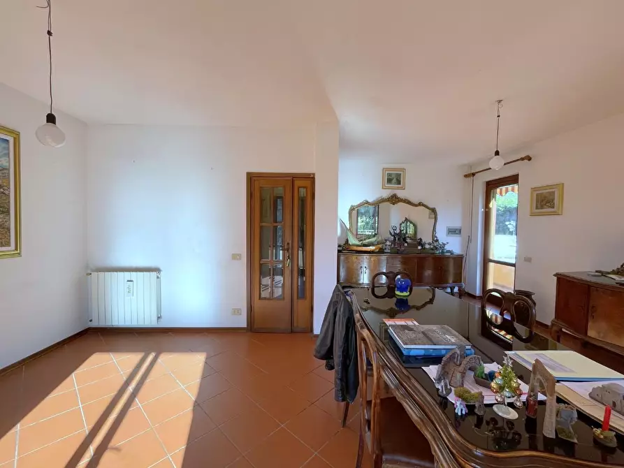 Immagine 2 di Casa trifamiliare in vendita  a Massarosa