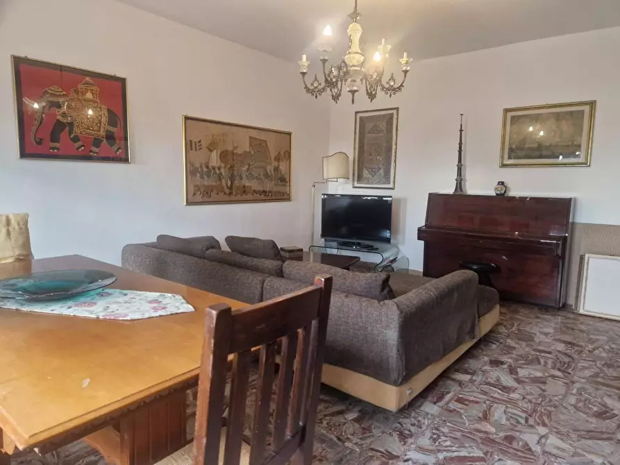 Immagine 2 di Appartamento in vendita  a Pisa