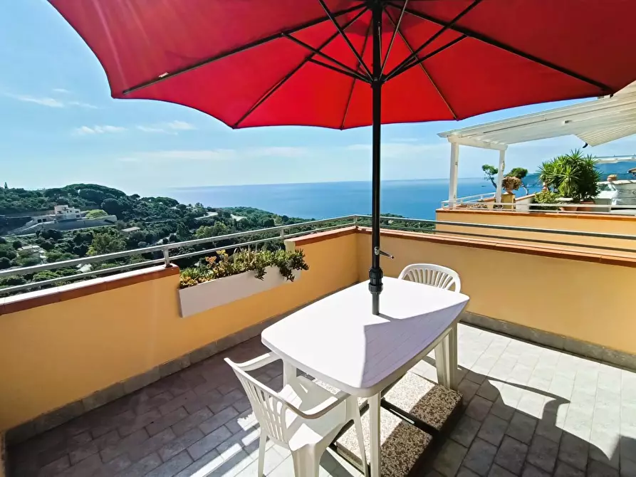 Immagine 2 di Appartamento in vendita  a Capoliveri