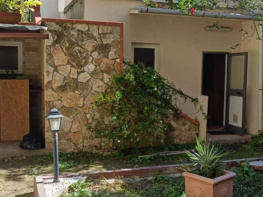 Immagine 5 di Appartamento in affitto  a Livorno