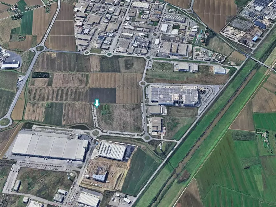 Immagine 1 di Terreno residenziale in vendita  a Pontedera