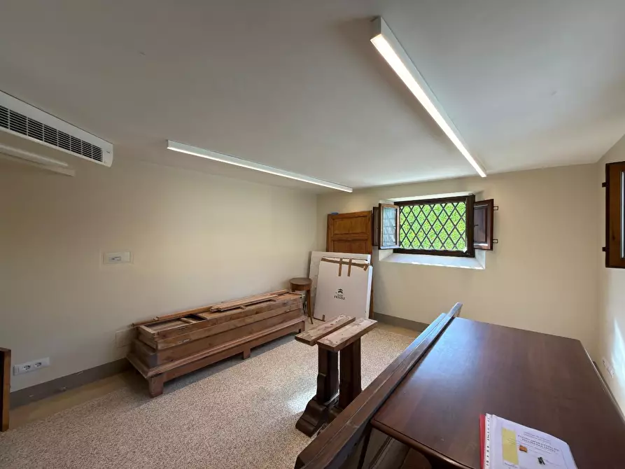 Immagine 5 di Ufficio in affitto  a Lucca