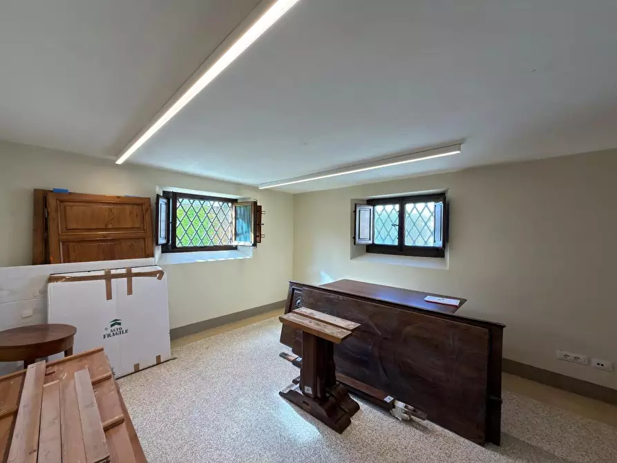 Immagine 6 di Ufficio in affitto  a Lucca