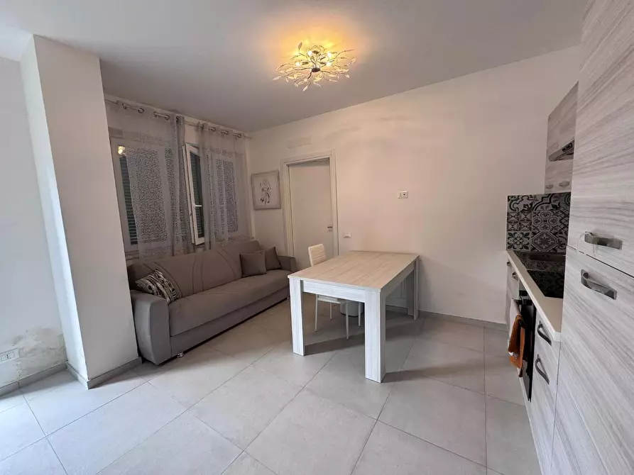 Immagine 5 di Appartamento in vendita  a Carrara