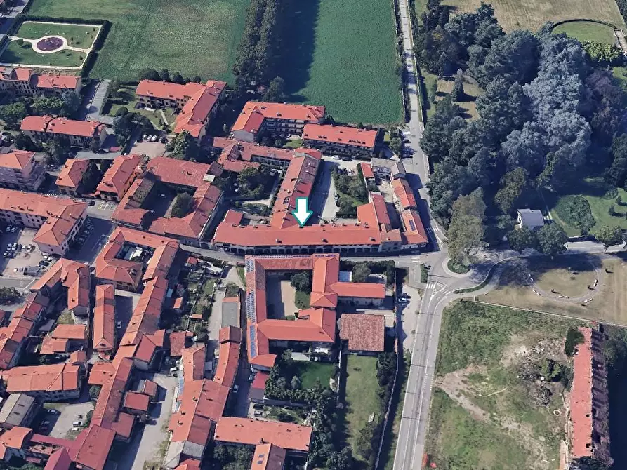 Immagine 2 di Negozio in vendita  a Cerro Maggiore