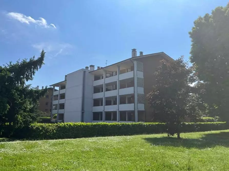 Immagine 1 di Appartamento in vendita  a Vizzolo Predabissi