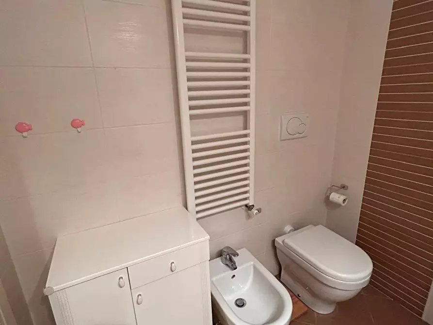 Immagine 7 di Appartamento in vendita  a Viareggio