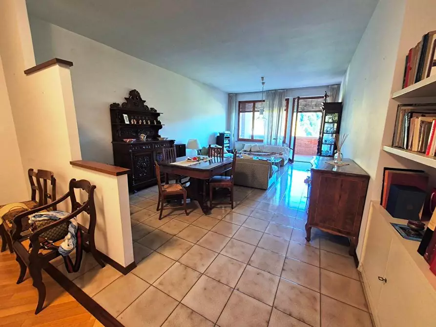 Immagine 1 di Appartamento in vendita  a Siena