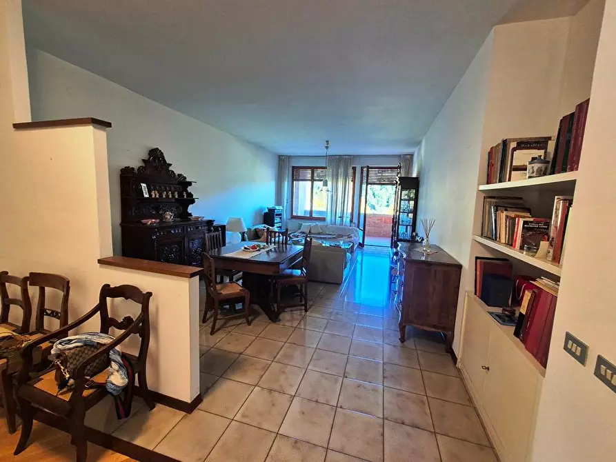 Immagine 13 di Appartamento in vendita  a Siena