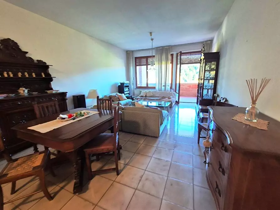 Immagine 2 di Appartamento in vendita  a Siena