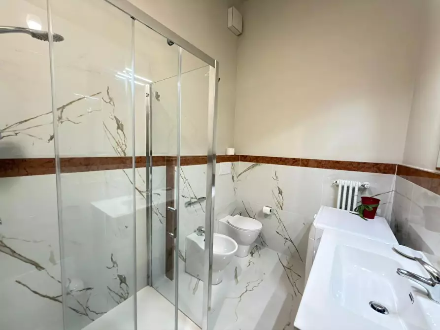 Immagine 30 di Appartamento in affitto  a Lucca