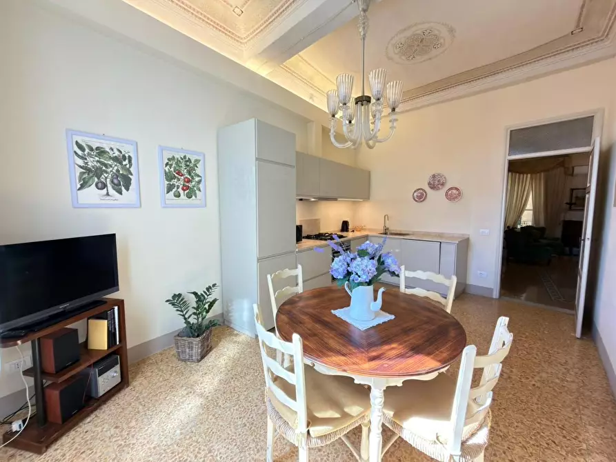 Immagine 12 di Appartamento in affitto  a Lucca