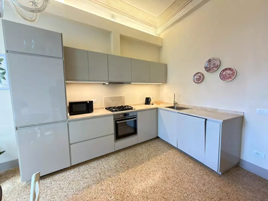 Immagine 5 di Appartamento in affitto  a Lucca