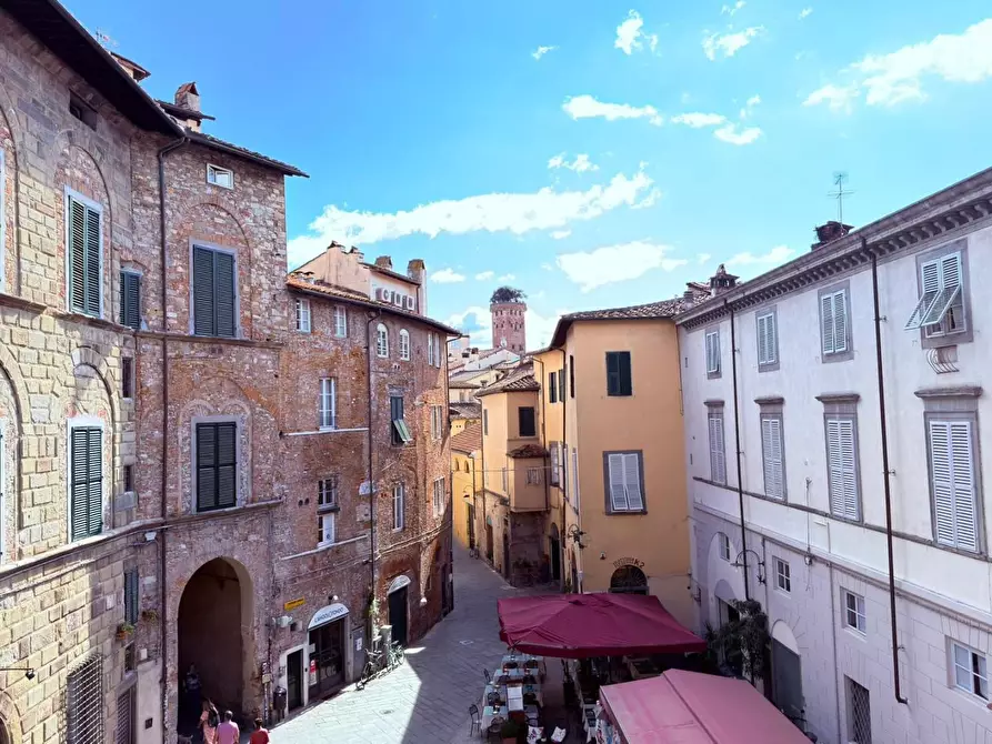 Immagine 36 di Appartamento in affitto  a Lucca