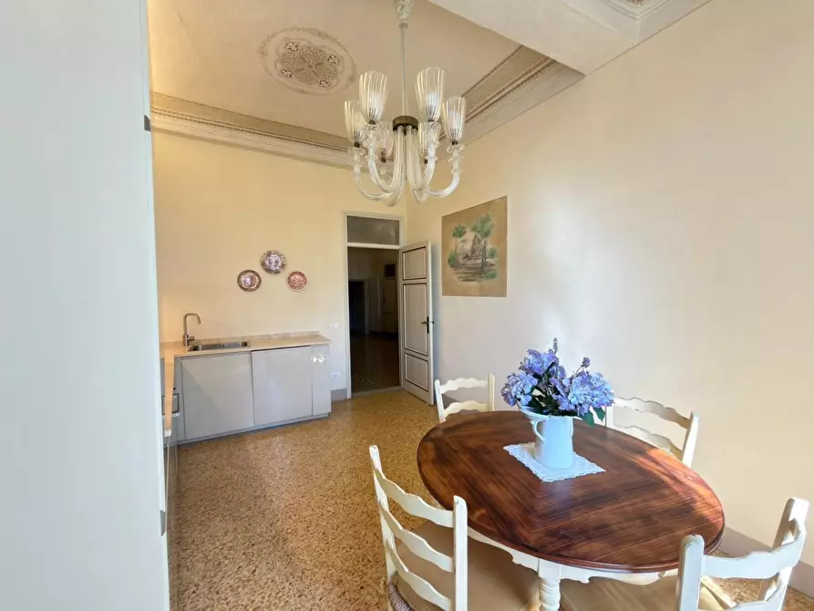 Immagine 11 di Appartamento in affitto  a Lucca