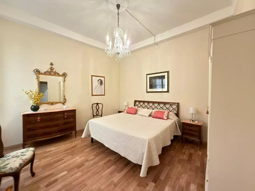 Immagine 23 di Appartamento in affitto  a Lucca