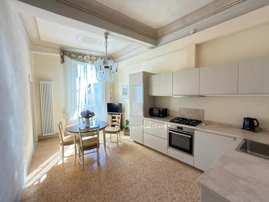 Immagine 7 di Appartamento in affitto  a Lucca