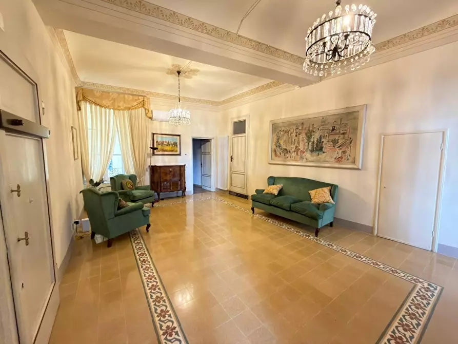 Immagine 2 di Appartamento in affitto  a Lucca