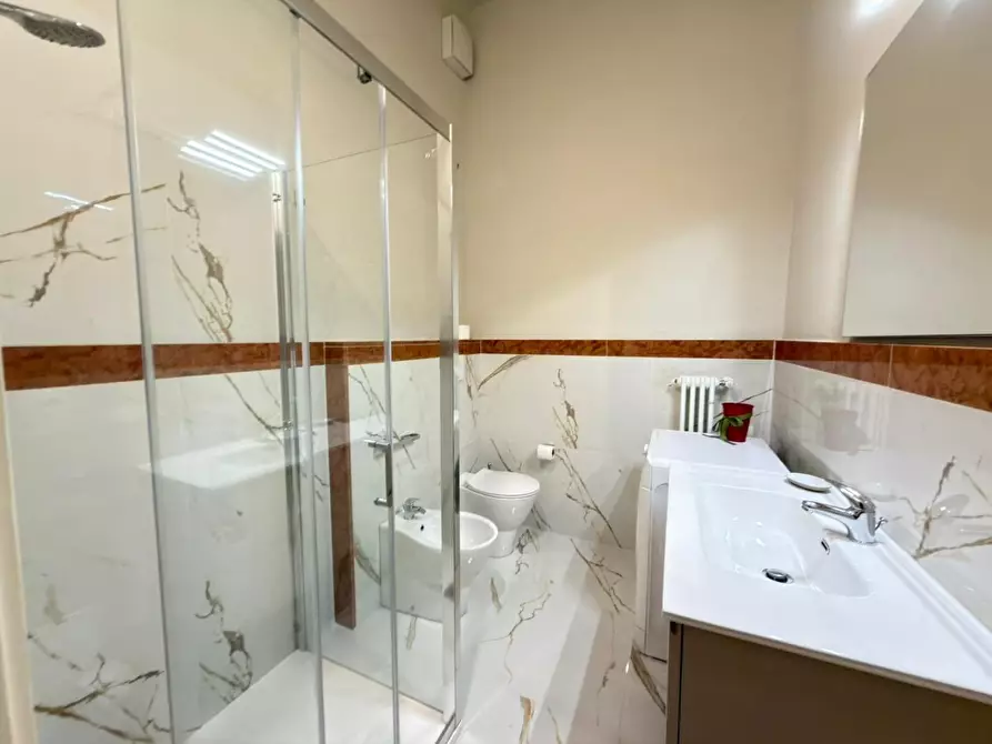 Immagine 29 di Appartamento in affitto  a Lucca