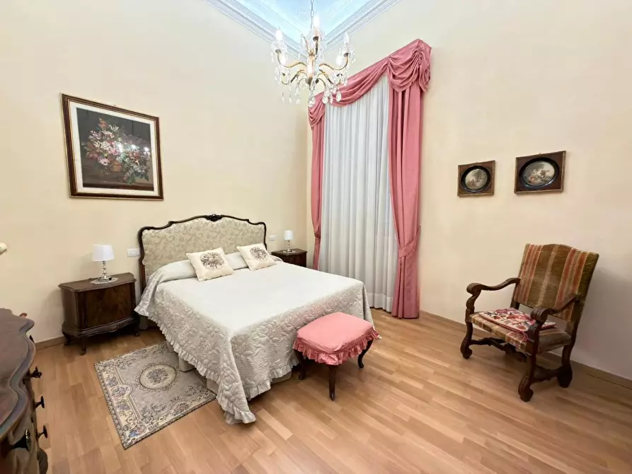 Immagine 16 di Appartamento in affitto  a Lucca