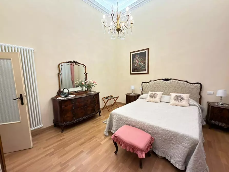 Immagine 17 di Appartamento in affitto  a Lucca