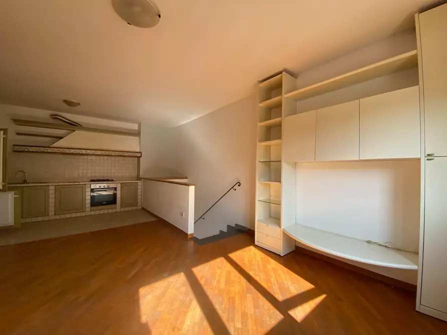 Immagine 4 di Appartamento in vendita  a Capraia E Limite