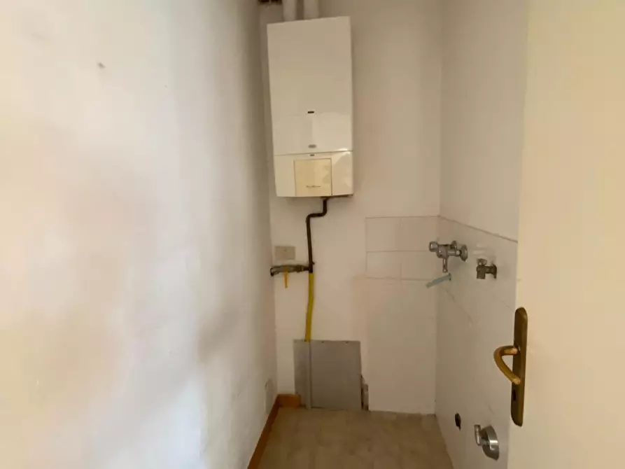 Immagine 10 di Appartamento in vendita  a Capraia E Limite