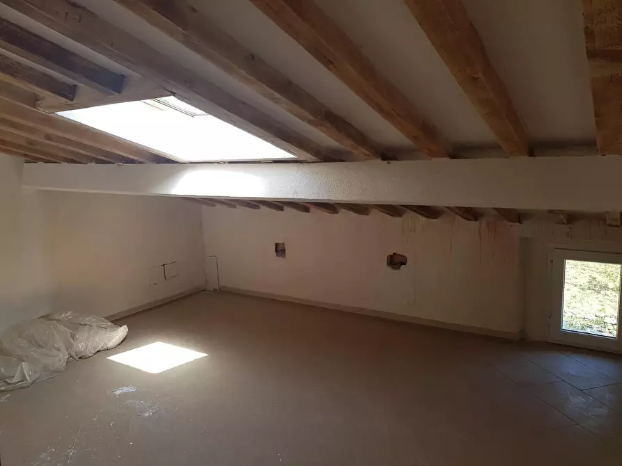 Immagine 14 di Appartamento in vendita  a Calci