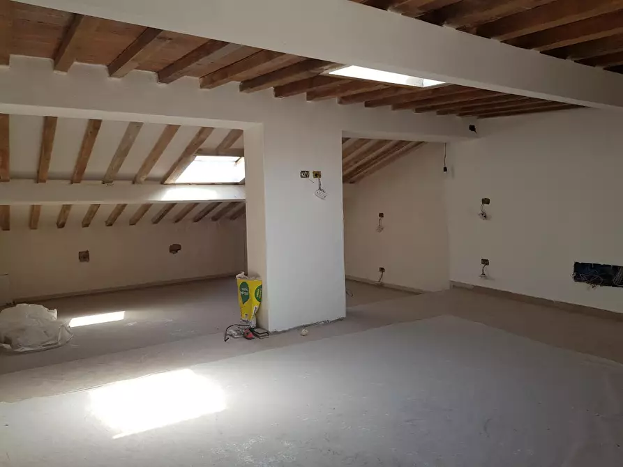 Immagine 16 di Appartamento in vendita  a Calci