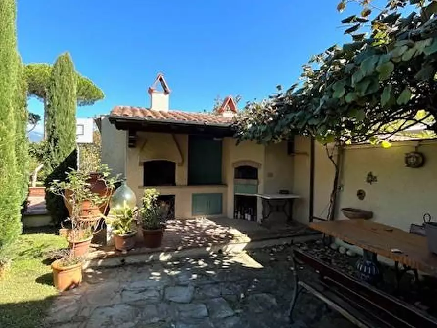 Immagine 24 di Casa bifamiliare in vendita  a Camaiore