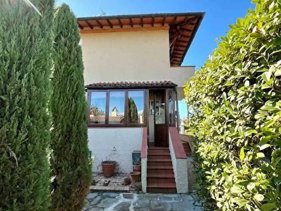 Immagine 22 di Casa bifamiliare in vendita  a Camaiore