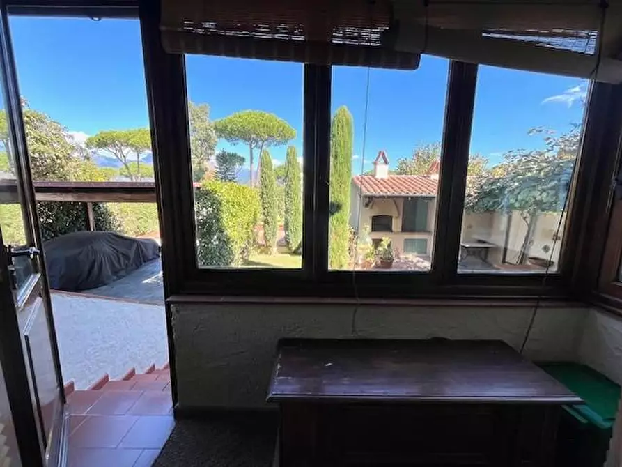 Immagine 8 di Casa bifamiliare in vendita  a Camaiore
