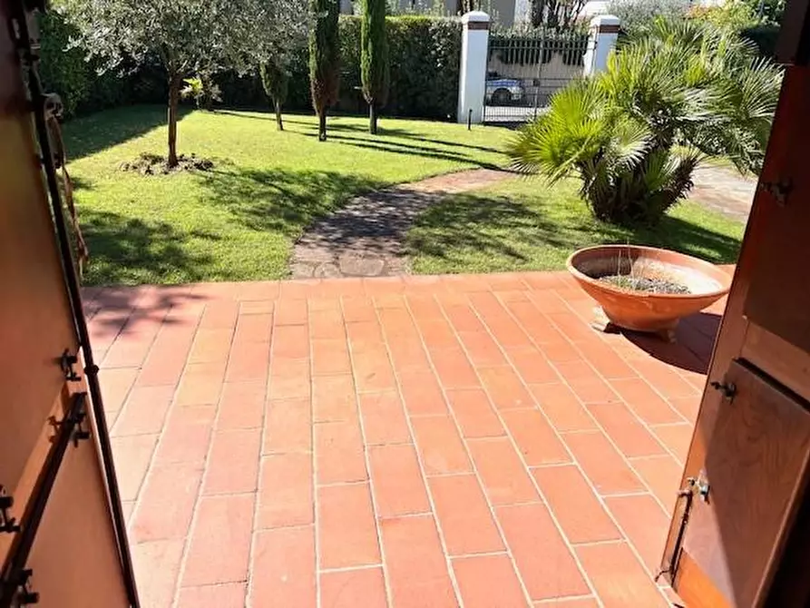 Immagine 9 di Casa bifamiliare in vendita  a Camaiore