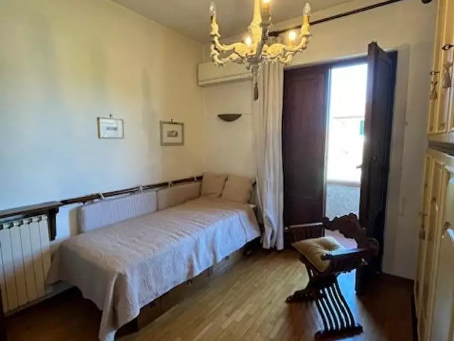 Immagine 18 di Casa bifamiliare in vendita  a Camaiore