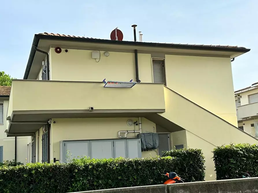 Immagine 11 di Appartamento in vendita  a Cecina