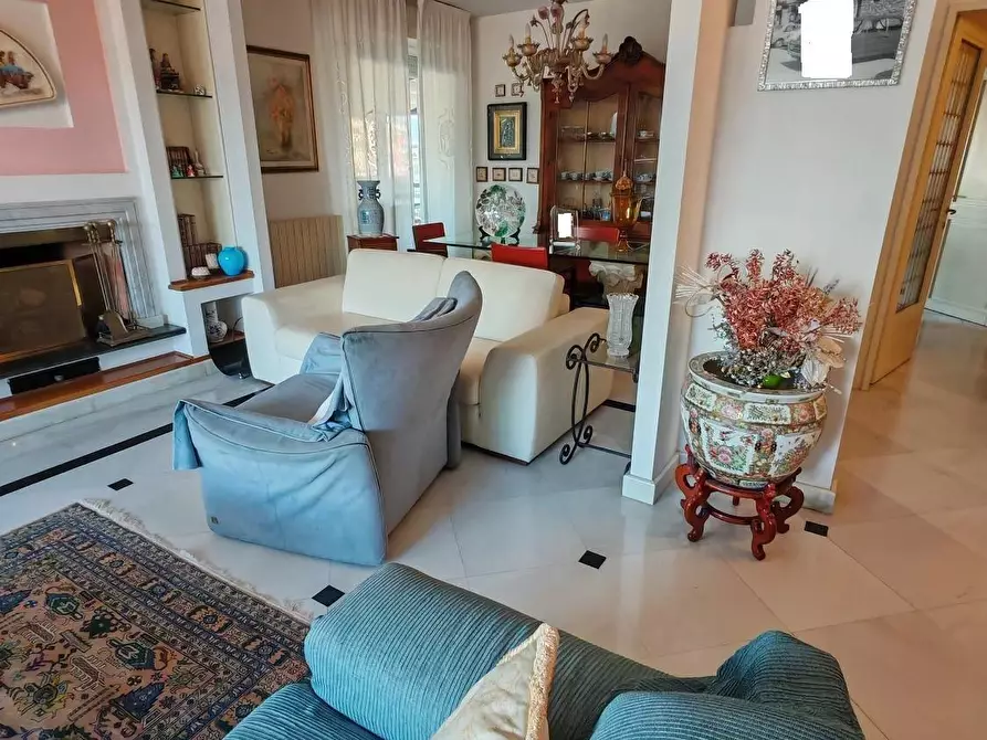 Immagine 6 di Mansarda in vendita  a Carrara