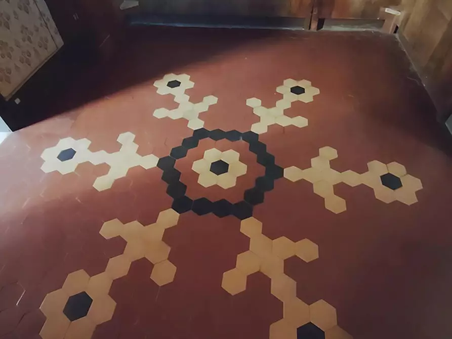 Immagine 9 di Appartamento in vendita  a Carrara