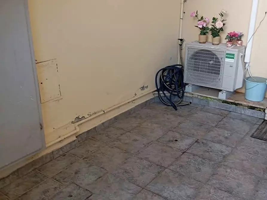 Immagine 11 di Appartamento in vendita  a Viareggio